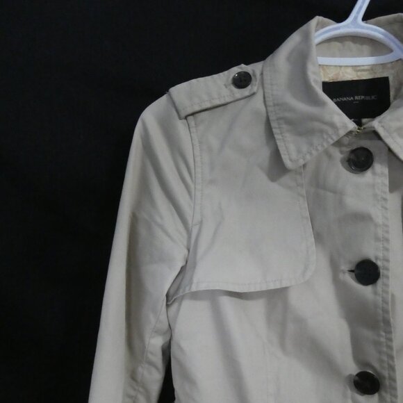 BANANA REPUBLIC | xs - extra small petite | Classic Beige Trench Coat with Belt - Picture 3 of 14